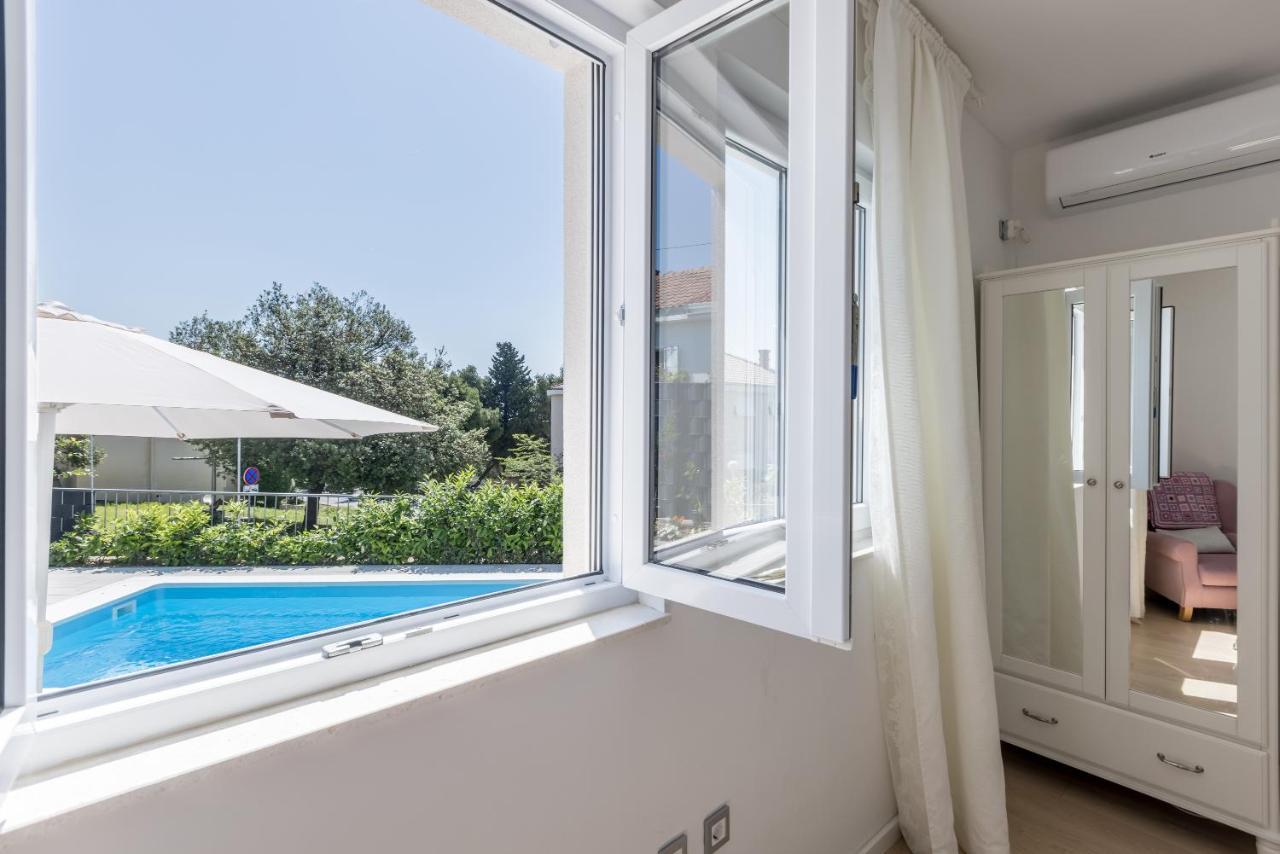 Villa Katess With Heated Pool Split Eksteriør bilde