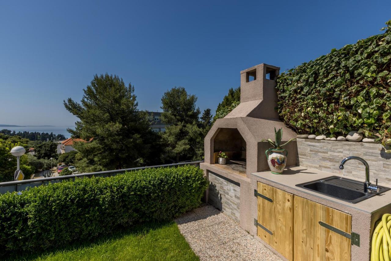 Villa Katess With Heated Pool Split Eksteriør bilde
