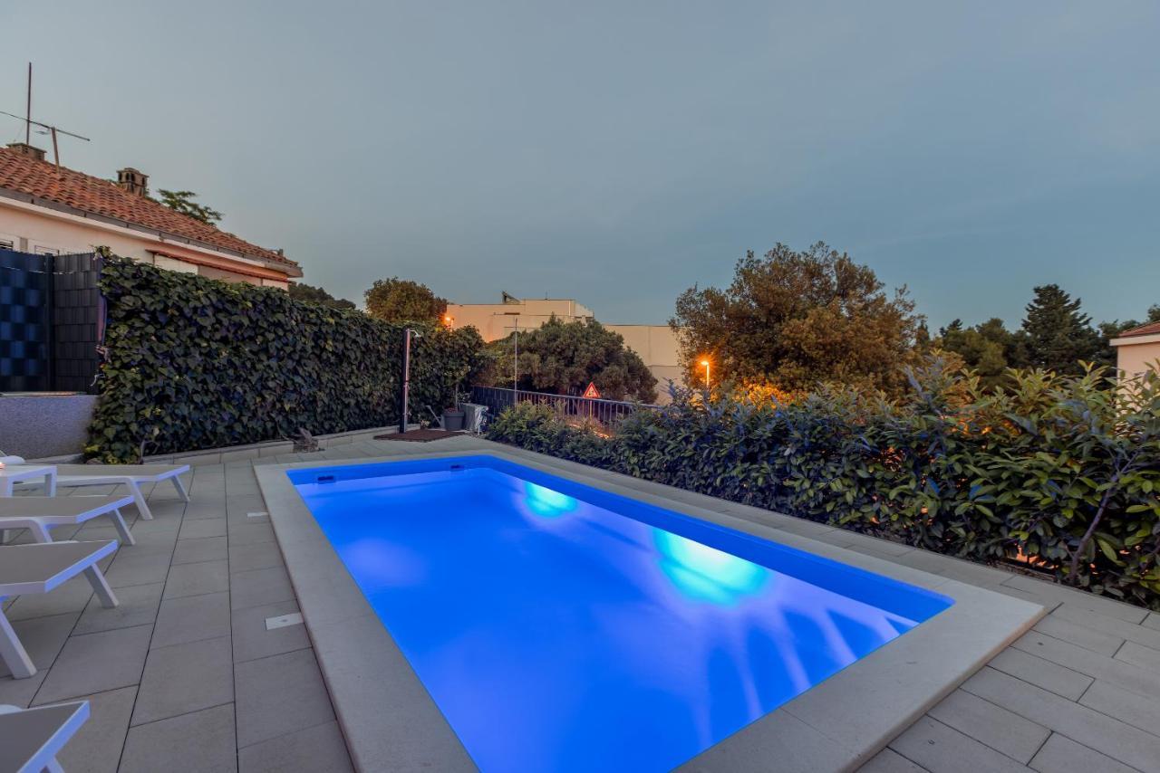 Villa Katess With Heated Pool Split Eksteriør bilde