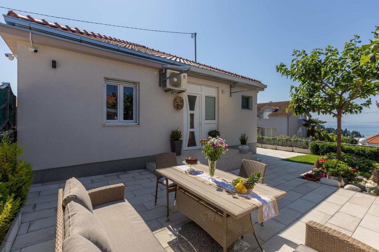 Villa Katess With Heated Pool Split Eksteriør bilde